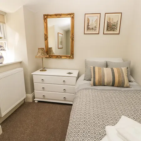 Holiday home Londesborough