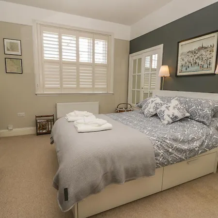 Holiday home Londesborough